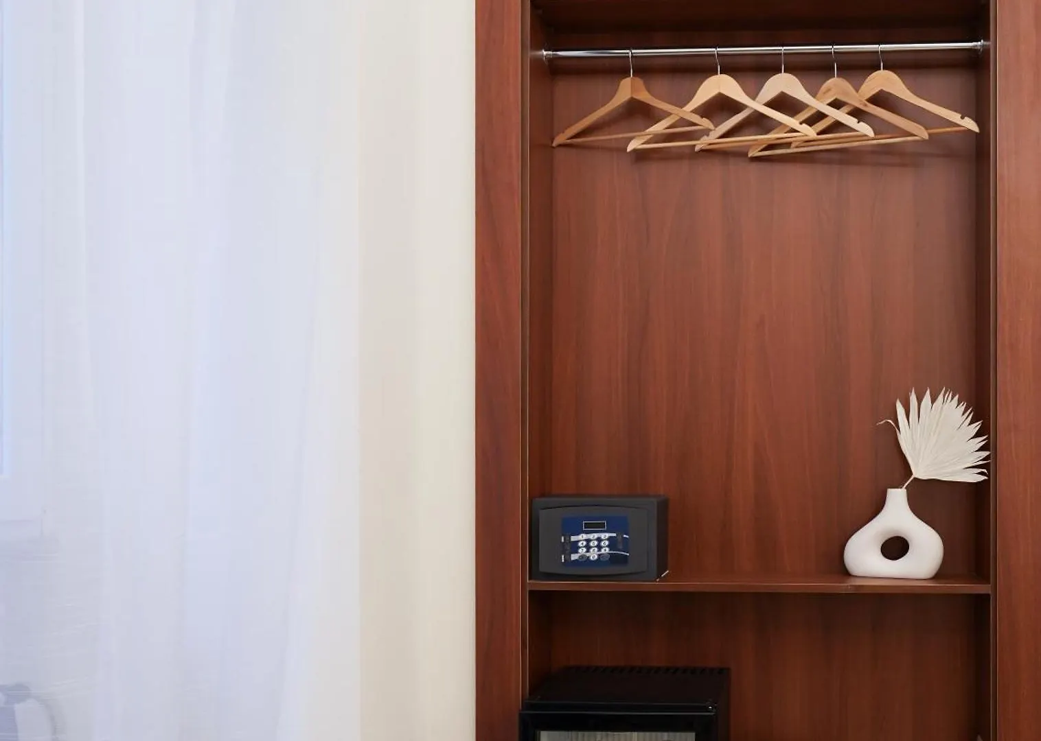 Charm&Bella Guesthouse Rome Italy