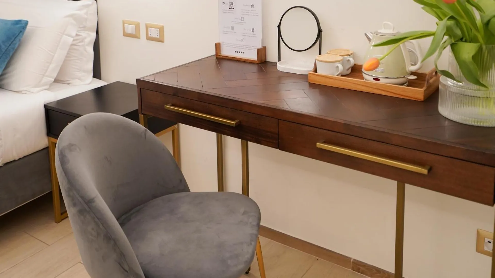 Guest house Charm&Bella Guesthouse Rome Italy